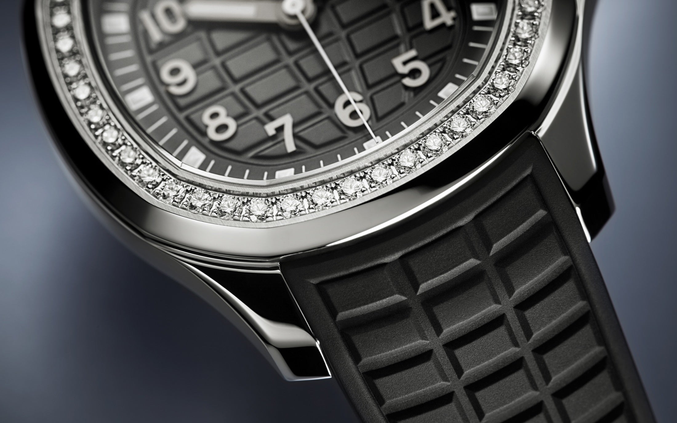 Patek Philippe Aquanaut Luce, Stainless Steel, 38,8mm, Ref# 5267/200A-001 - Image 5